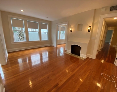 823 S Oregon Avenue - Photo Thumbnail 1