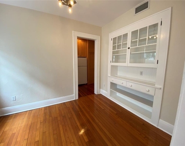 823 S Oregon Avenue - Photo Thumbnail 2