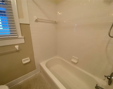 823 S Oregon Avenue - Photo Thumbnail 20