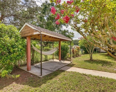 920 Lakeview Drive - Photo Thumbnail 20