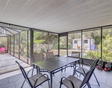 920 Lakeview Drive - Photo Thumbnail 22