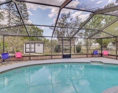 920 Lakeview Drive - Photo Thumbnail 25