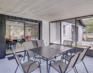 920 Lakeview Drive - Photo Thumbnail 23
