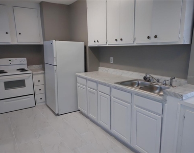 1090 Saint Clair Street - Photo Thumbnail 2