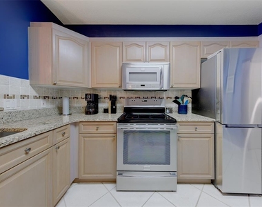 16550 Gulf Boulevard - Photo Thumbnail 8