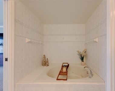 16550 Gulf Boulevard - Photo Thumbnail 20
