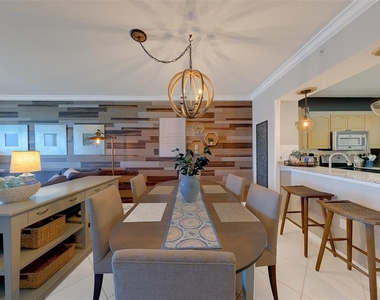 16550 Gulf Boulevard - Photo Thumbnail 11