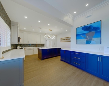 16550 Gulf Boulevard - Photo Thumbnail 40