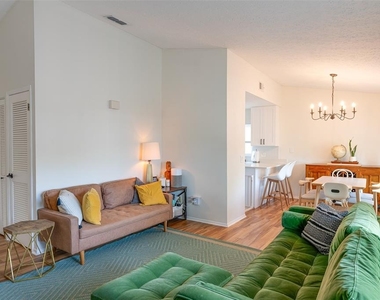 6805 S Gabrielle Street - Photo Thumbnail 4