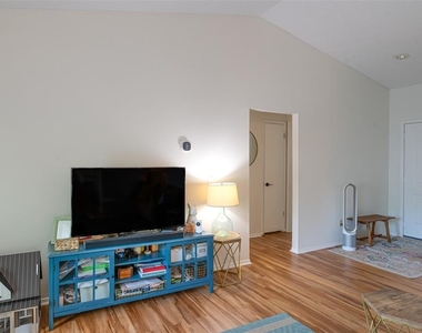 6805 S Gabrielle Street - Photo Thumbnail 10
