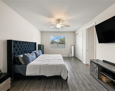 10913 Green Harvest Drive - Photo Thumbnail 20