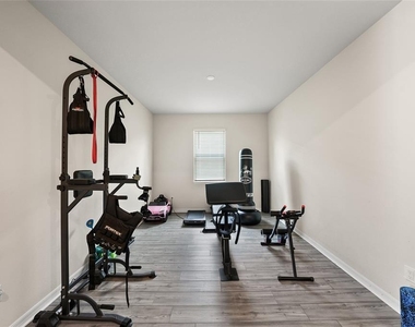 10913 Green Harvest Drive - Photo Thumbnail 9