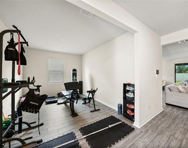 10913 Green Harvest Drive - Photo Thumbnail 8