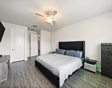 10913 Green Harvest Drive - Photo Thumbnail 21