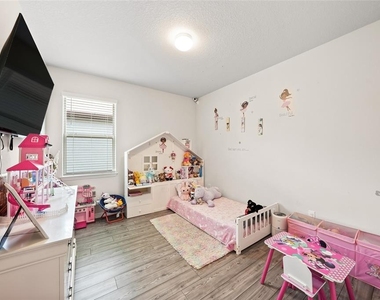 10913 Green Harvest Drive - Photo Thumbnail 23