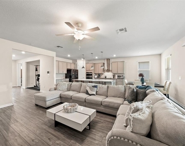 10913 Green Harvest Drive - Photo Thumbnail 13