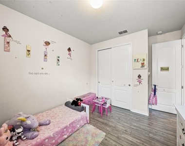 10913 Green Harvest Drive - Photo Thumbnail 24