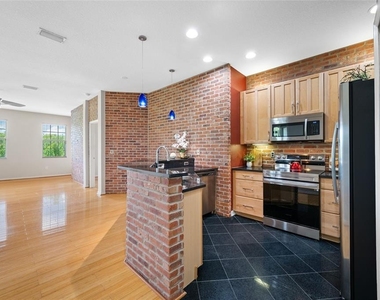 10409 Crimson Park Lane - Photo Thumbnail 11