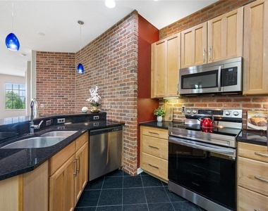 10409 Crimson Park Lane - Photo Thumbnail 12
