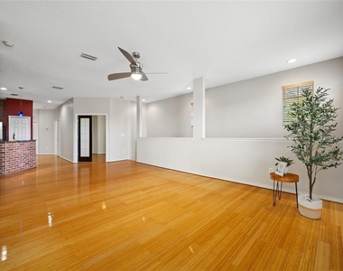 10409 Crimson Park Lane - Photo Thumbnail 6