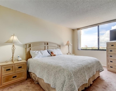 6218 Palma Del Mar Boulevard S - Photo Thumbnail 11
