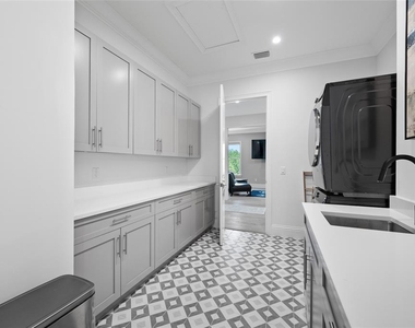 2623 S Parkview Street - Photo Thumbnail 78