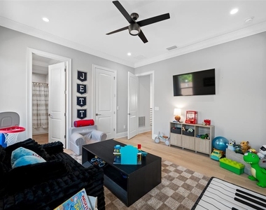 2623 S Parkview Street - Photo Thumbnail 87