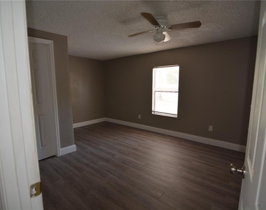 17524 Medley Avenue - Photo Thumbnail 23