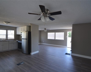17524 Medley Avenue - Photo Thumbnail 19