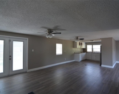 17524 Medley Avenue - Photo Thumbnail 22