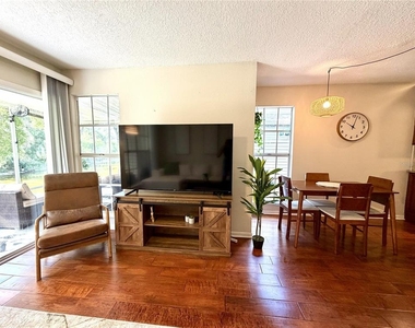 6905 Lake Place Court - Photo Thumbnail 5