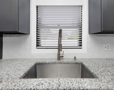 4030 Fieldgreen Place - Photo Thumbnail 16