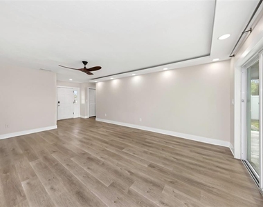 4030 Fieldgreen Place - Photo Thumbnail 7