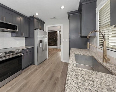 4030 Fieldgreen Place - Photo Thumbnail 18