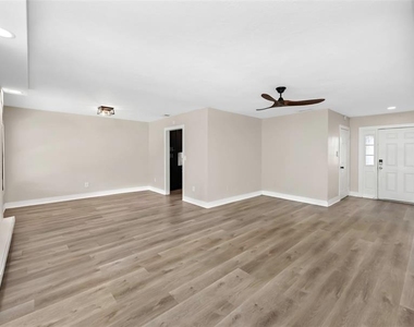 4030 Fieldgreen Place - Photo Thumbnail 8