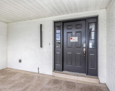 4030 Fieldgreen Place - Photo Thumbnail 3