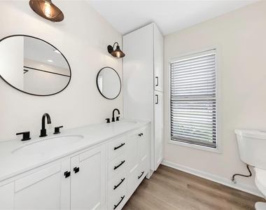 4030 Fieldgreen Place - Photo Thumbnail 24