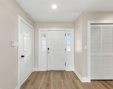 4030 Fieldgreen Place - Photo Thumbnail 5