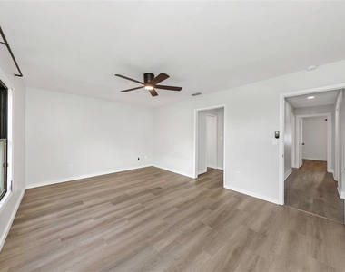 4030 Fieldgreen Place - Photo Thumbnail 20