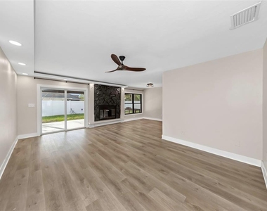 4030 Fieldgreen Place - Photo Thumbnail 6