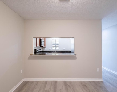10956 Brickside Court - Photo Thumbnail 11