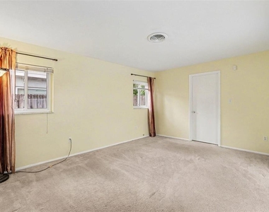 1520 Simmons Drive - Photo Thumbnail 8