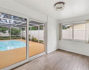 1520 Simmons Drive - Photo Thumbnail 7