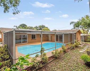 1520 Simmons Drive - Photo Thumbnail 4