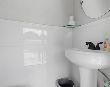 6611 N Hale Avenue - Photo Thumbnail 35