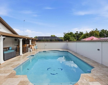 6611 N Hale Avenue - Photo Thumbnail 36