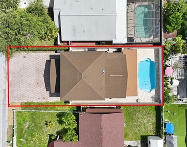 6611 N Hale Avenue - Photo Thumbnail 4