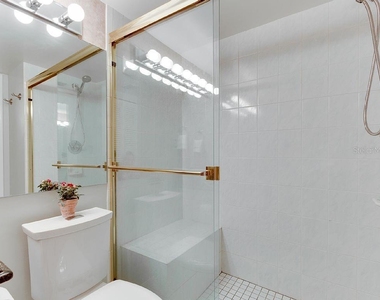 4725 Cove Circle - Photo Thumbnail 7