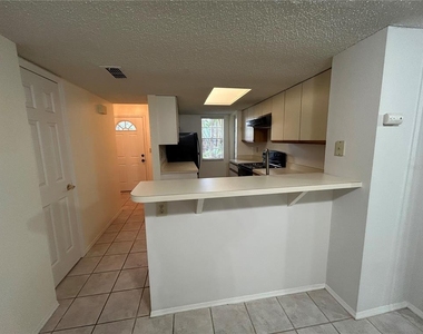 2143 Fox Chase Boulevard - Photo Thumbnail 7