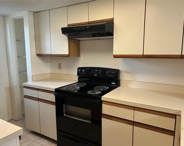 2143 Fox Chase Boulevard - Photo Thumbnail 6